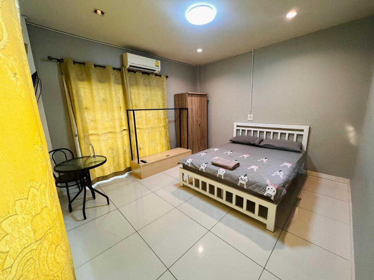 Aekkalukthai Hostel Rayong Dış mekan fotoğraf