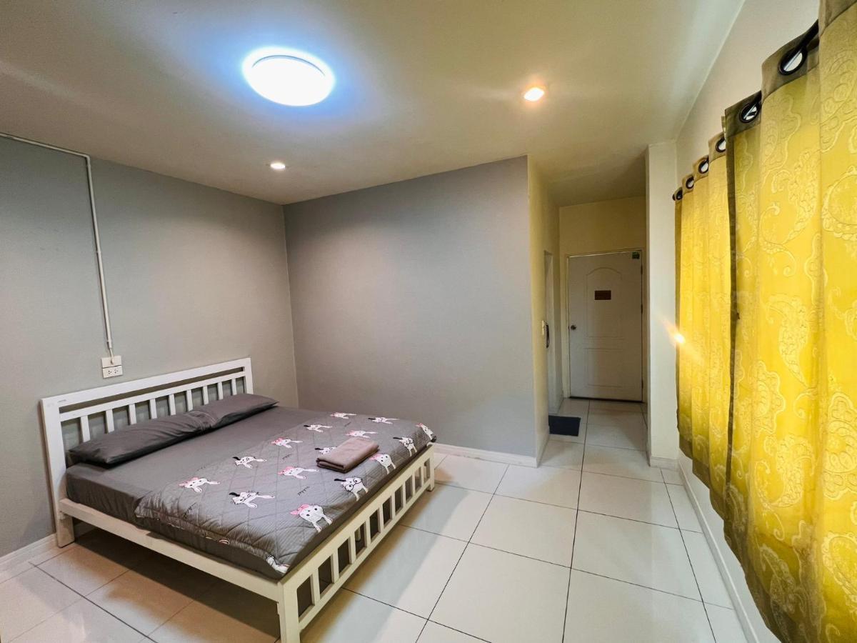 Aekkalukthai Hostel Rayong Dış mekan fotoğraf
