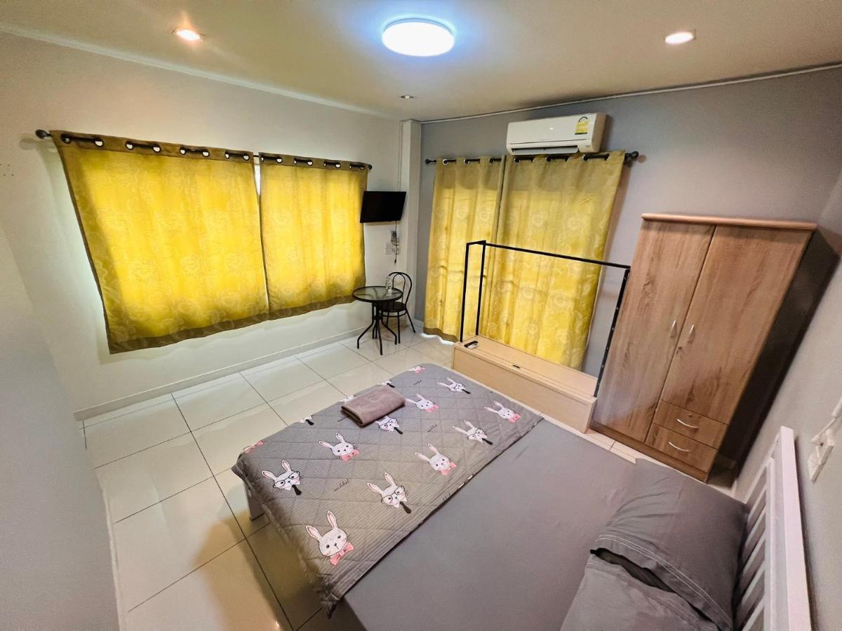 Aekkalukthai Hostel Rayong Dış mekan fotoğraf