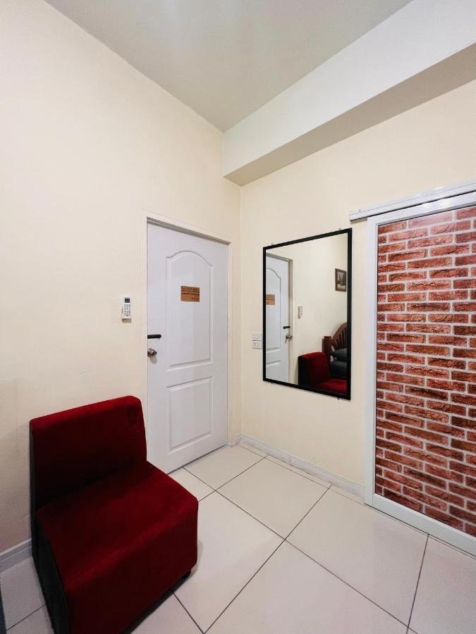 Aekkalukthai Hostel Rayong Dış mekan fotoğraf