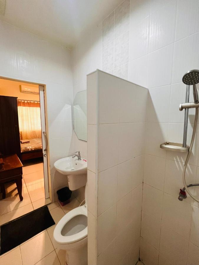 Aekkalukthai Hostel Rayong Dış mekan fotoğraf