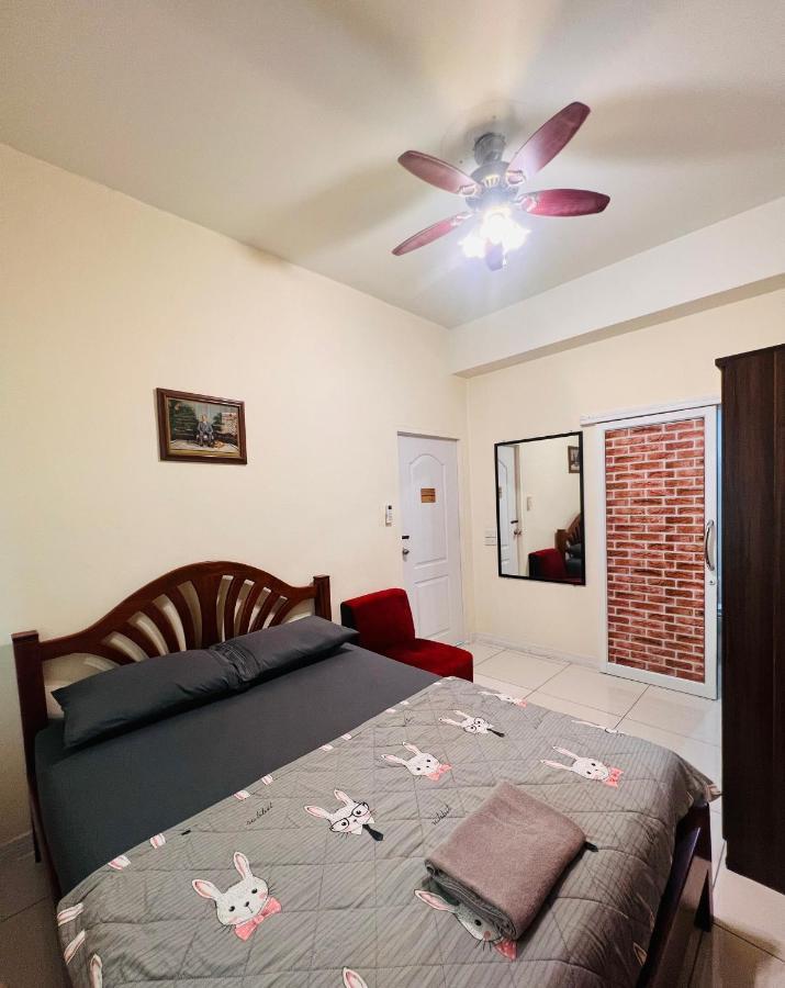 Aekkalukthai Hostel Rayong Dış mekan fotoğraf