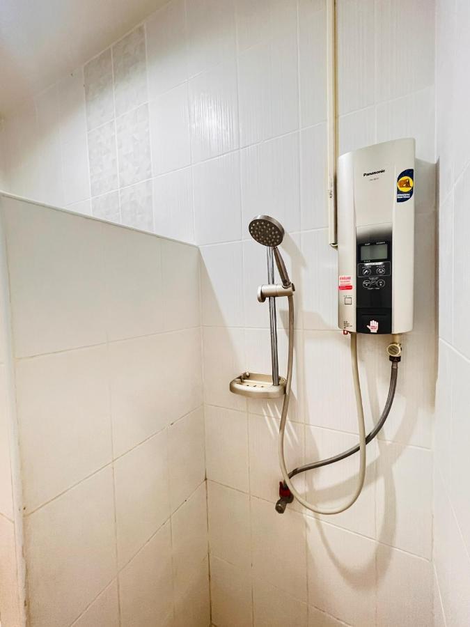 Aekkalukthai Hostel Rayong Dış mekan fotoğraf