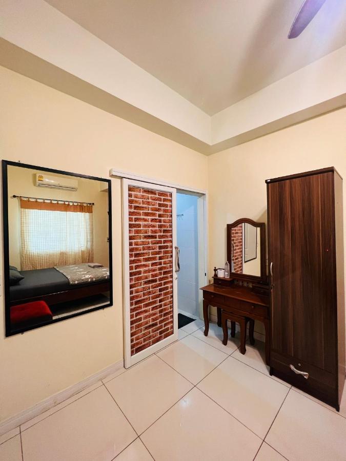 Aekkalukthai Hostel Rayong Dış mekan fotoğraf