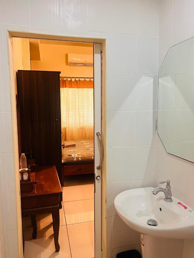 Aekkalukthai Hostel Rayong Dış mekan fotoğraf